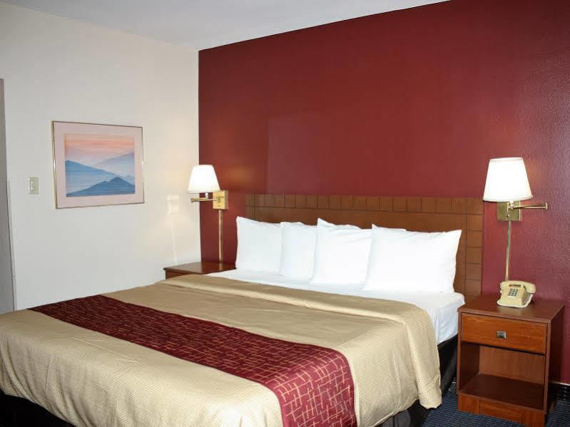 Red Roof Inn Блайт Екстериор снимка